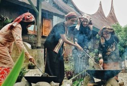 Makanan Tradisional Minangkabau: Sejarah, Makna, dan Filosofinya